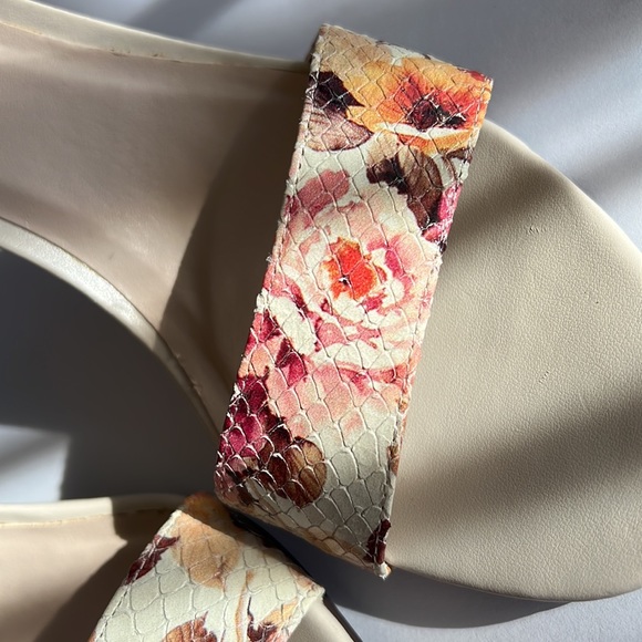 📌SOLD📌 EUC👠Cole Haan Hellen Floral Heels Grand OS SZ-7.5 - Picture 10 of 14